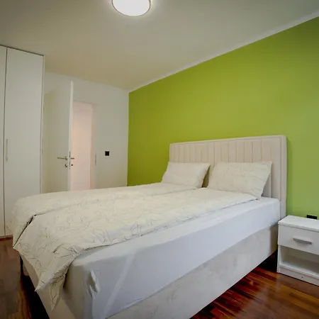 Charming 2bdr Retreat - 3 Min To The Cathedral Apartamento Saraievo