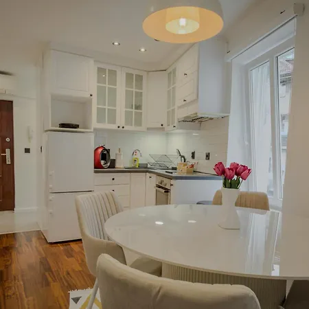 Charming 2bdr Retreat - 3 Min To The Cathedral