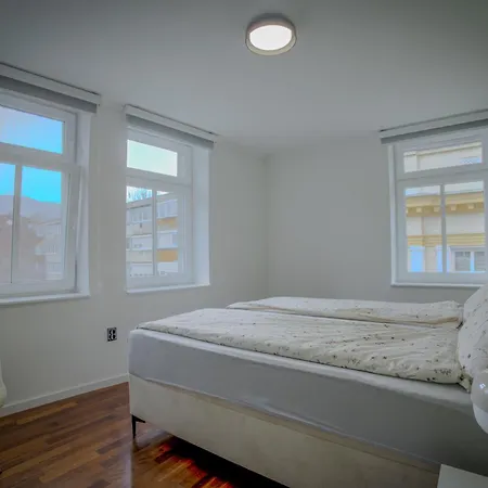 Charming 2bdr Retreat - 3 Min To The Cathedral *